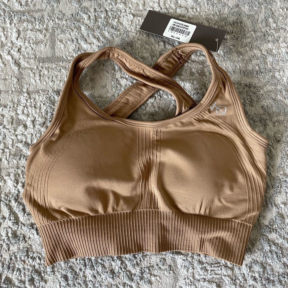 Vanquish Neutral Camel Seamless Sports Bra